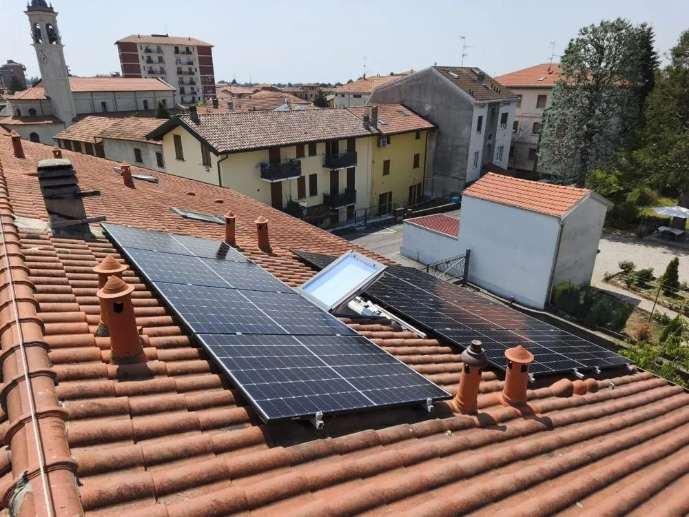 Impianto fotovoltaico realizzato a Venegono Inferiore (VA)
